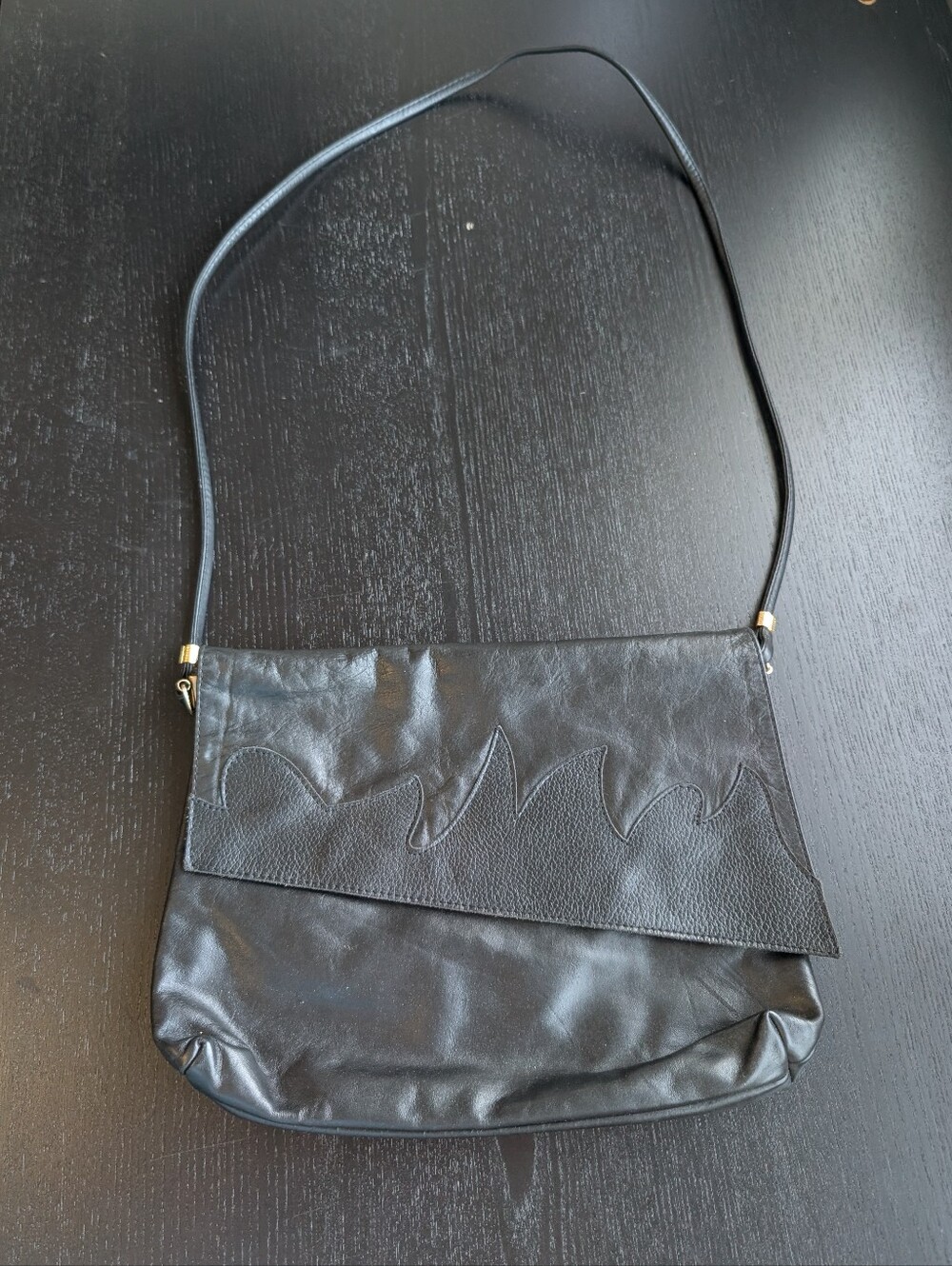 Vintage Flame Detail Leather Crossbody Purse in Black